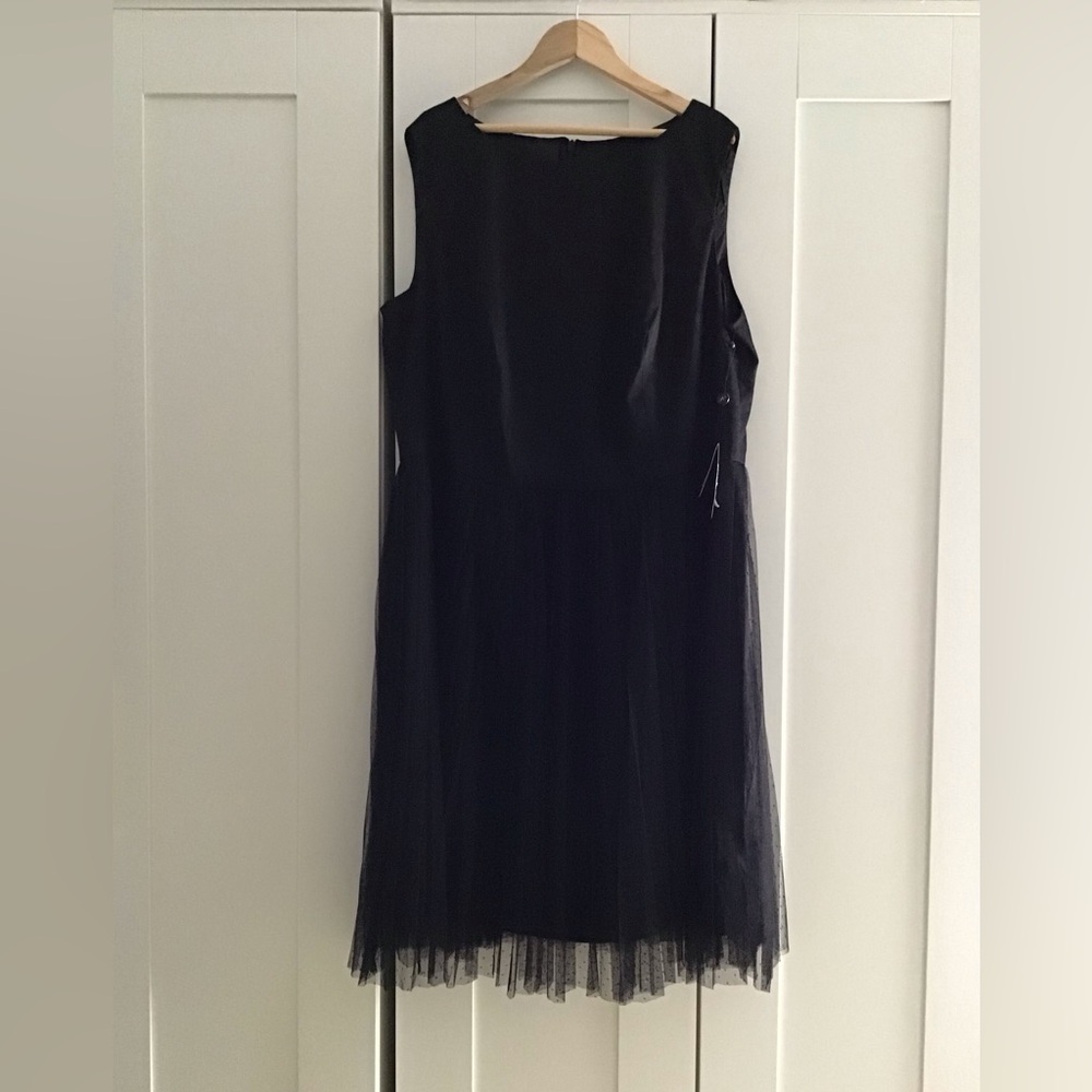 Adriana Papell Sleeveless Cocktail Dress Black Tulle Full Skirt Size 16W NWT